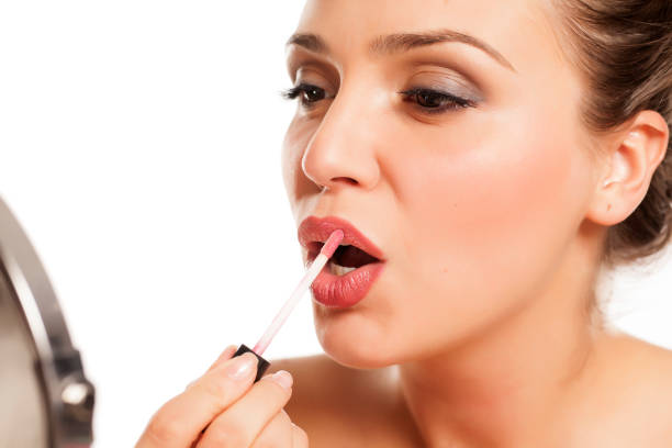 5 Manfaat Lip Gloss yang Jarang Orang Tahu, Bukan Cuma Lembapkan Bibir