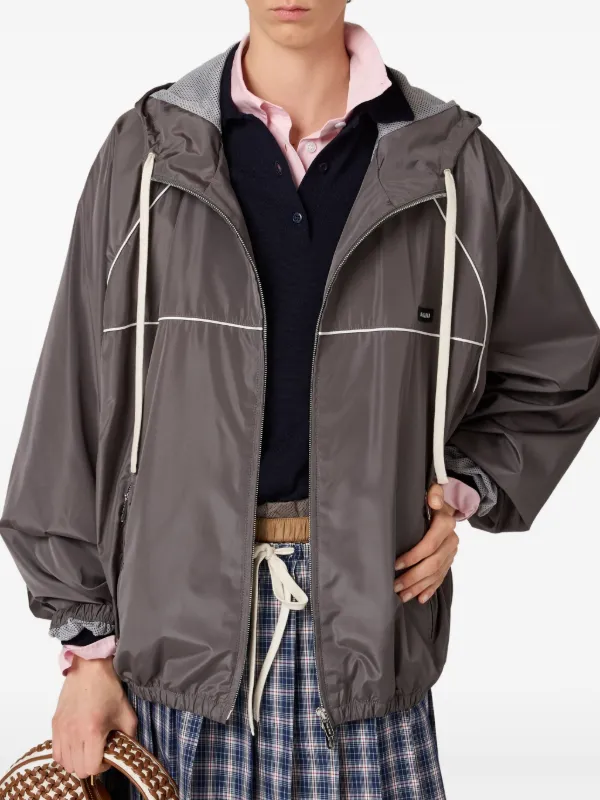 Waktunya Beli Windbreaker, Si Jaket Fungsional Yang Jadi It-Item