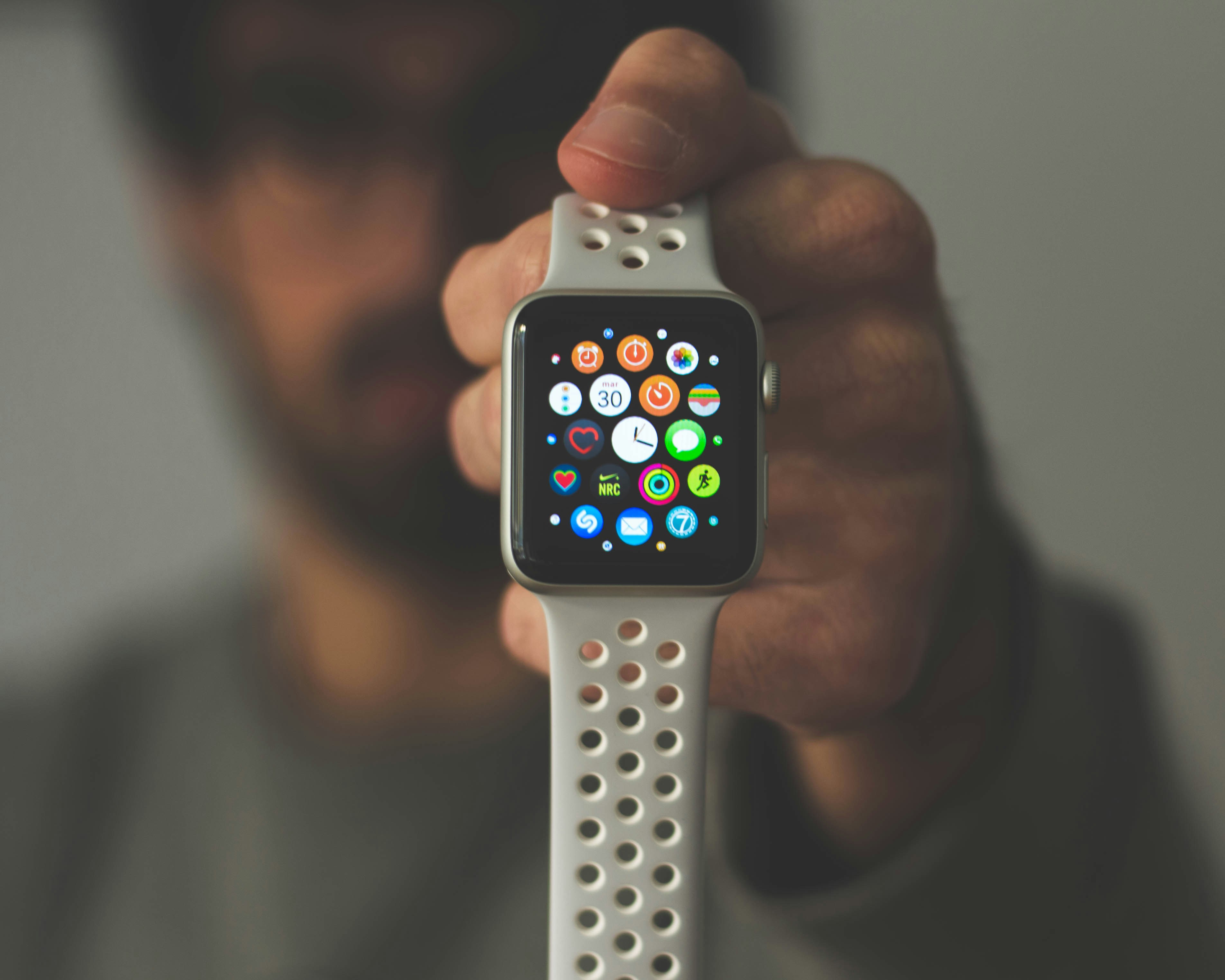 Layar Apple Watch Kamu Bikin Iri! Tapi Jangan Sampai Goresan Merusak Tampilan Mewahnya