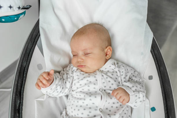 Bayi Sering Rewel Saat Tidur? Ini Penyebab dan Solusinya