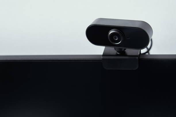 Kamera Laptop Gelap dan Mic Kurang Jernih? Tenang, Ada Webcam dengan Mic Built-In yang Siap Atasi!