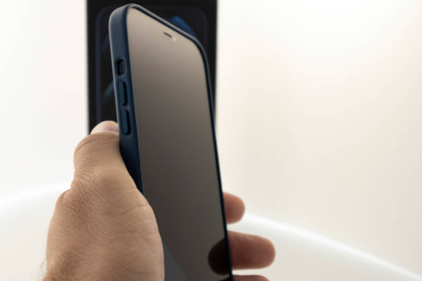 7 Alasan Kenapa Privacy Tempered Glass Penting untuk Layar HP Kamu