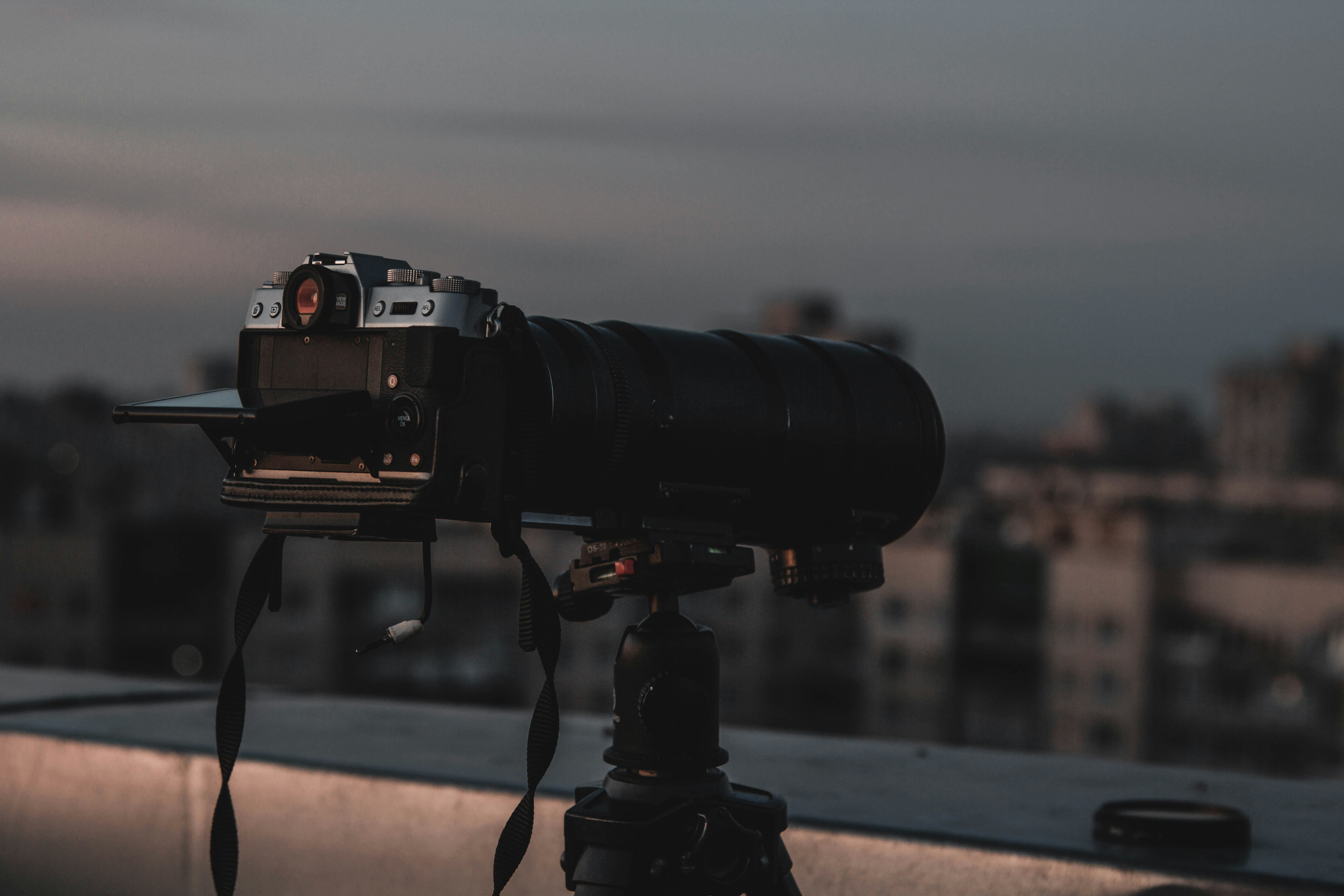 Ambil Foto Bulan Purnama Dramatis? Ini Pilihan Lensa Telephoto-nya!