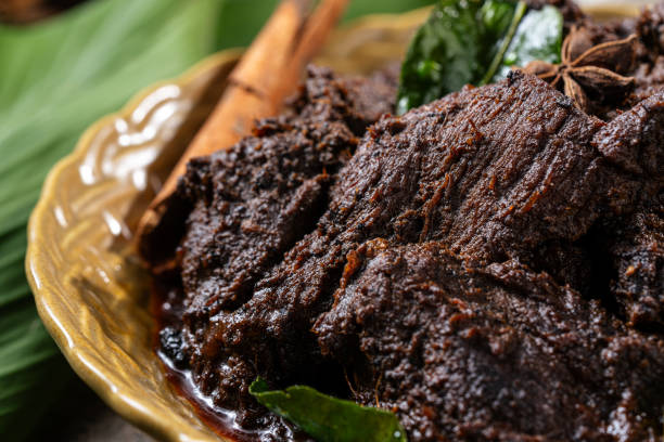 Mengapa Rendang Basah Travel Pack Wajib Ada di Tas Kamu, Ini Alasannya!