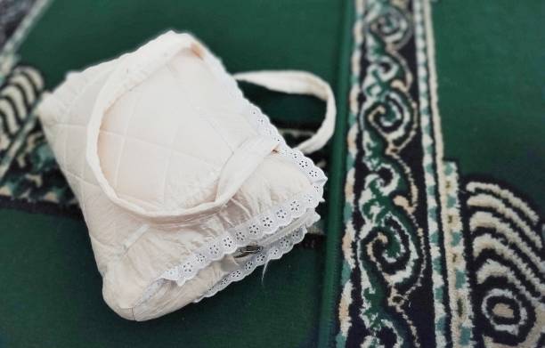 Mukena Mini Cocok Dijadikan Hadiah Spesial Orang Tersayang, Ini Alasannya