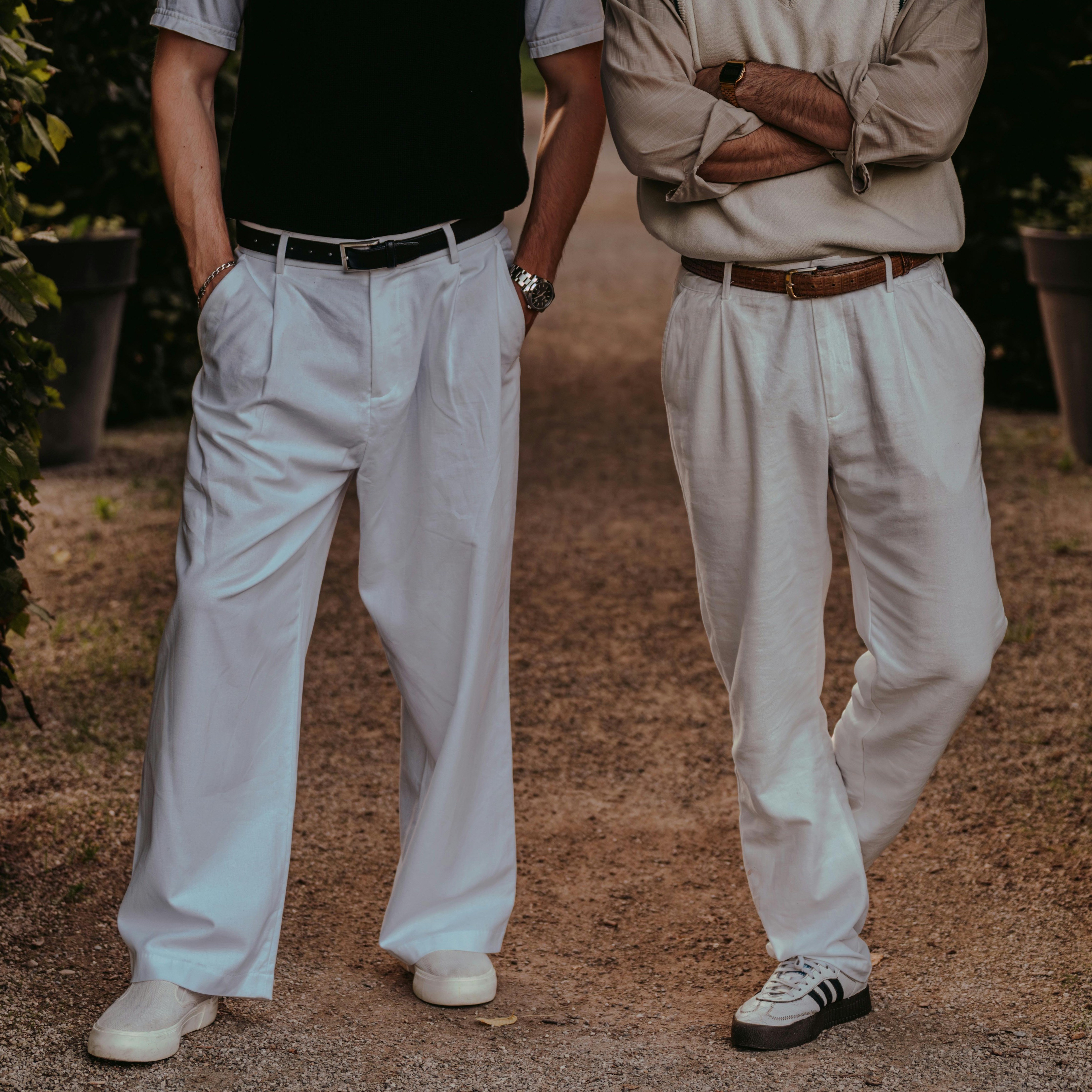 Ini Dia! 5 Alasan Celana Chino Wajib Ada di Lemari Pria Stylish