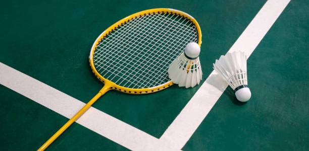 Raket Bulutangkis Cepat Rusak? Ini Penyebab Umum dan Cara Merawatnya
