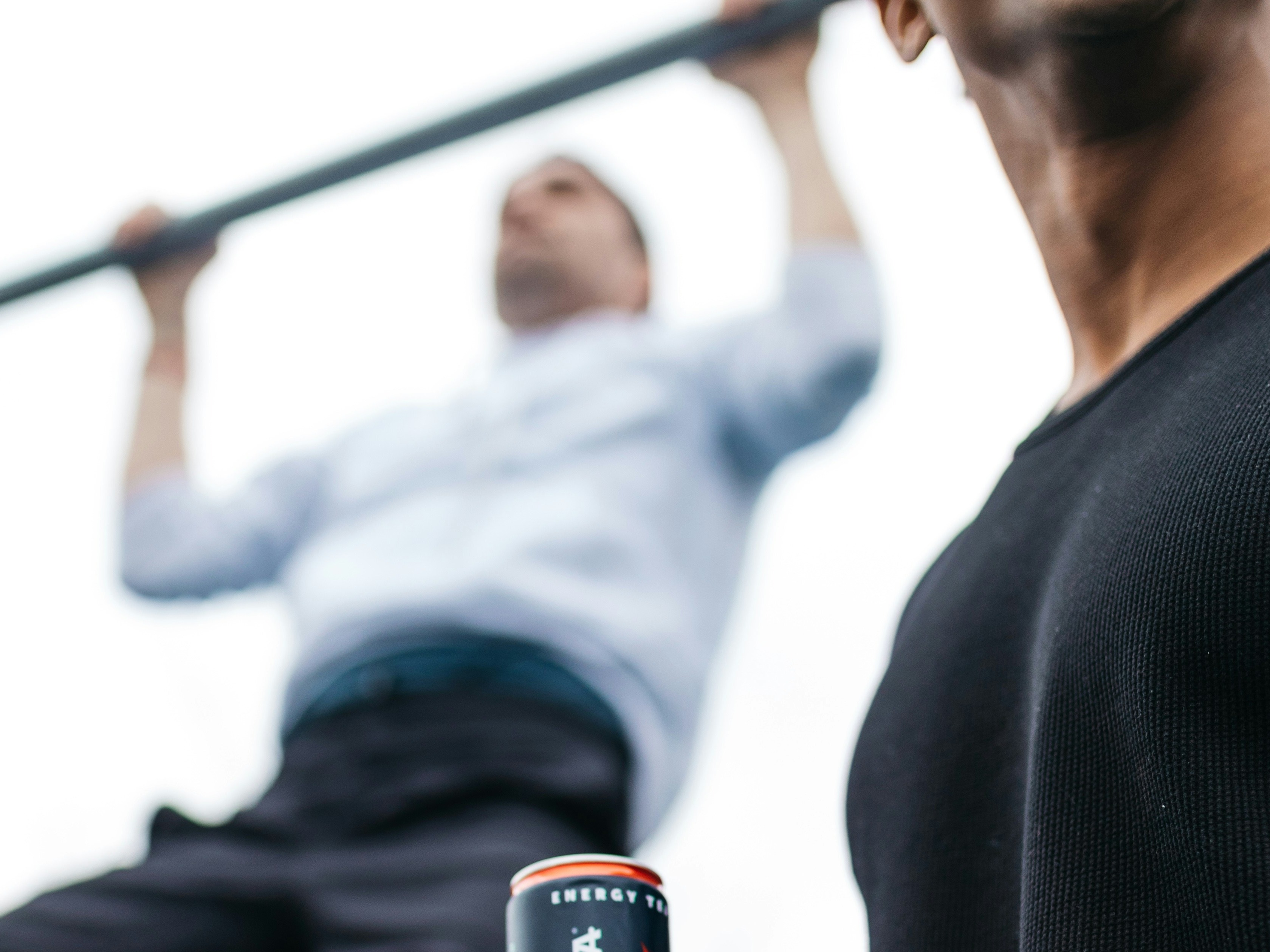 Rahasia Bentuk Tubuh Ala Atlet di Rumah dengan Pull Up Bar