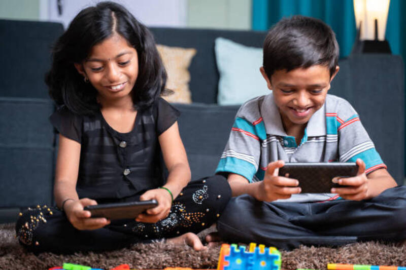 Pengasuhan Anak | Apa alasan sebenarnya mengapa anak-anak kecanduan ponsel?