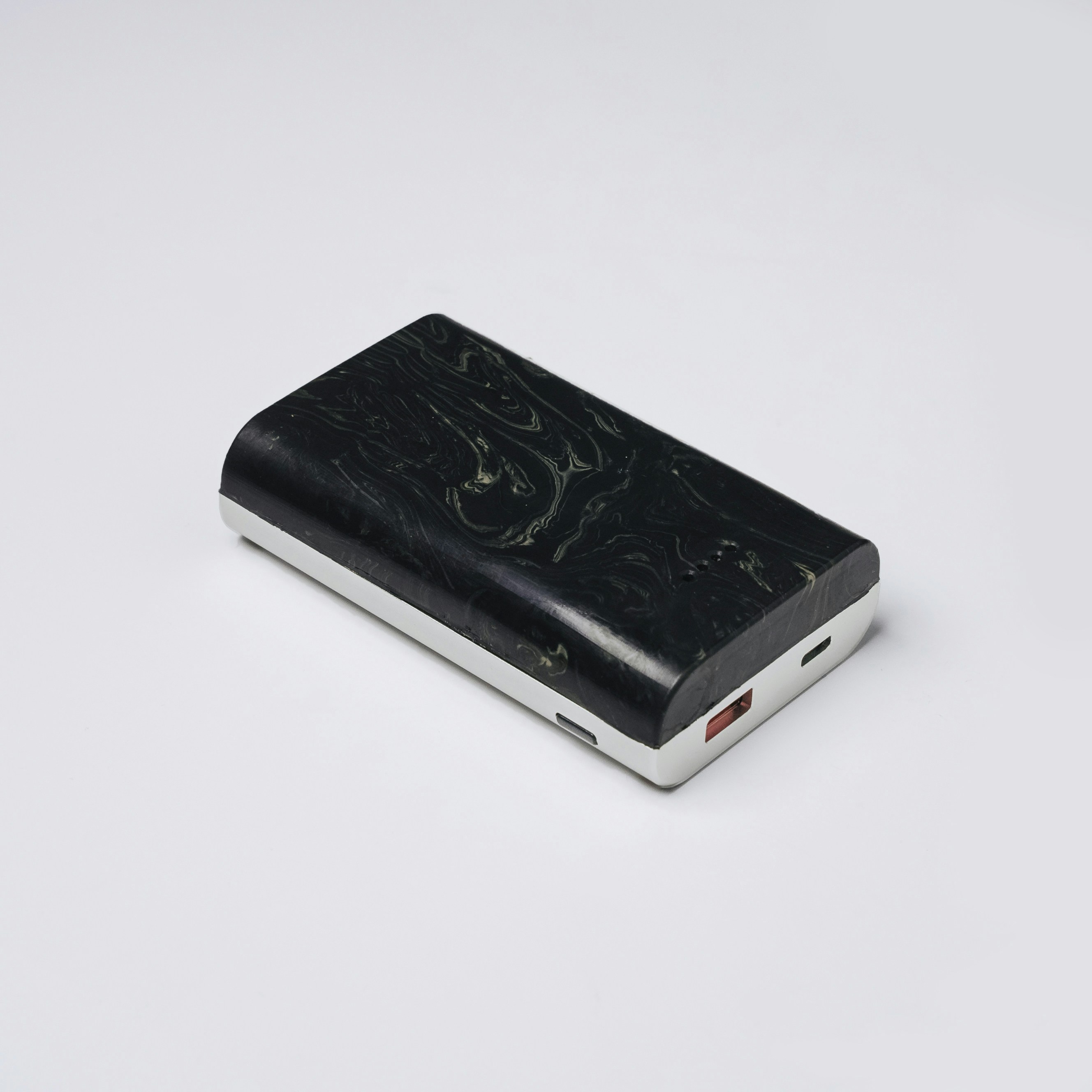 Lupakan Colokan Listrik! Powerbank 30.000 mAh Adalah Charging Hub Wajib Punya Tim dan Keluarga