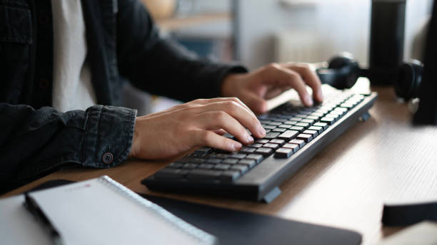 Biar Kerja Makin Ngebut, Sudah Tahu Cara Memilih Keyboard Eksternal yang Paling Nyaman?