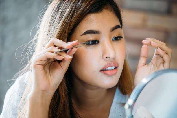 Mau Pakai Eyelashes tapi Tetap Lowkey? Ini Triknya!