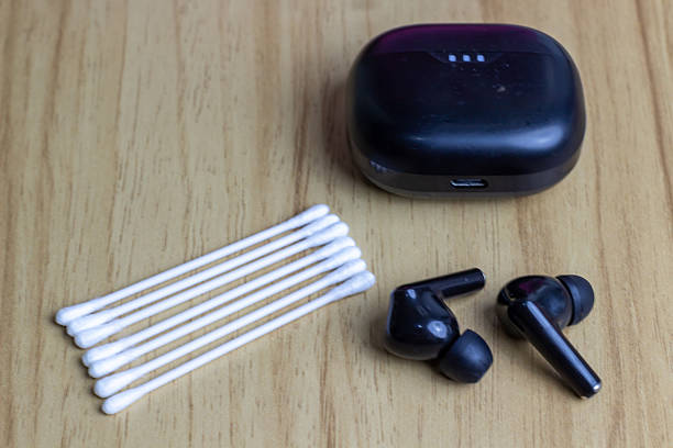 Earphone Bau dan Kotor? Begini Cara Membersihkannya Agar Tetap Higienis!