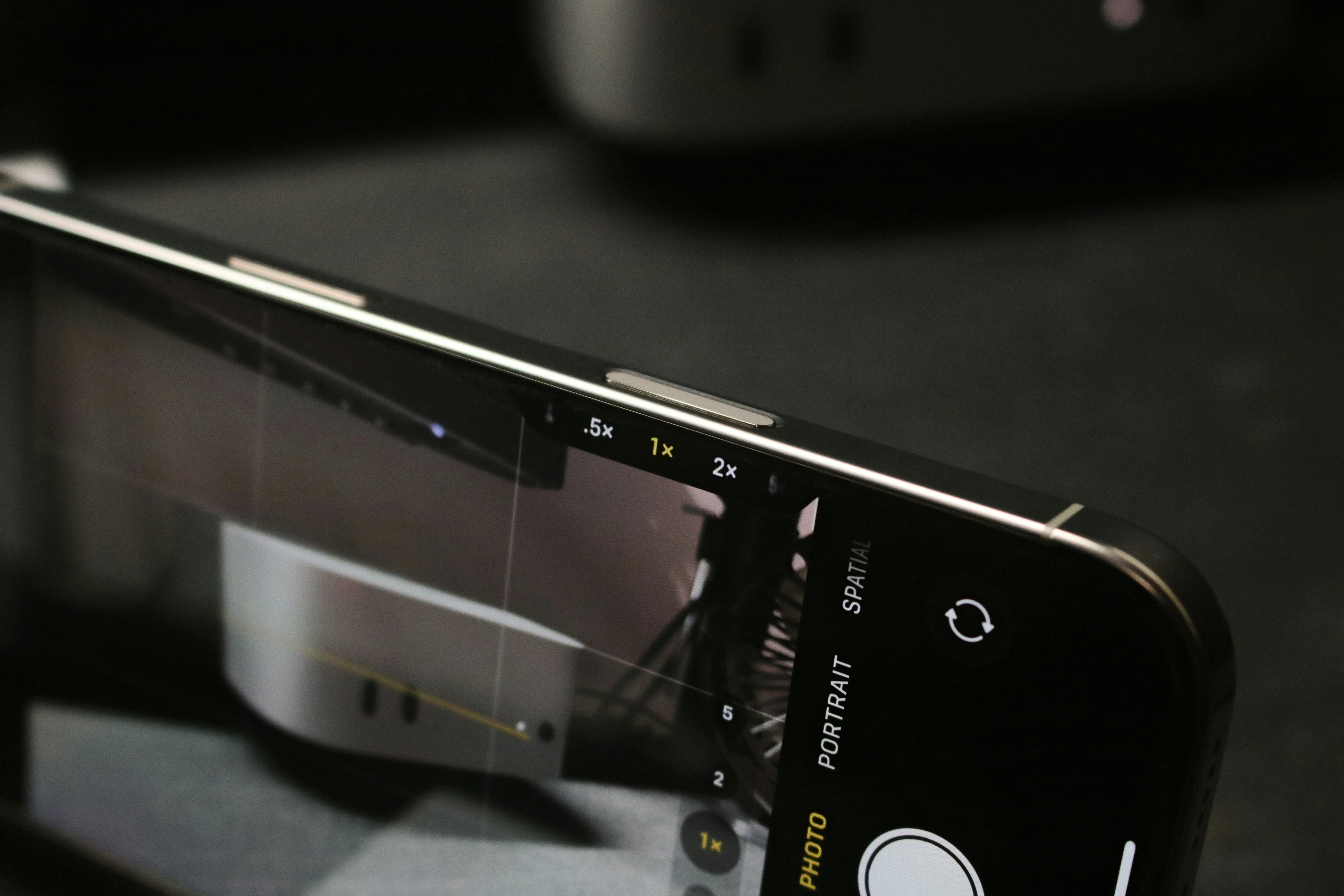 Kamera Pro Semudah Itu! iPhone 16 Bikin Kamu Jadi Kreator Cerdas Instan
