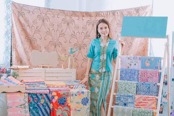 Yuk, Rayakan Hari Batik Nasional dengan Bangga Memakai Batik!