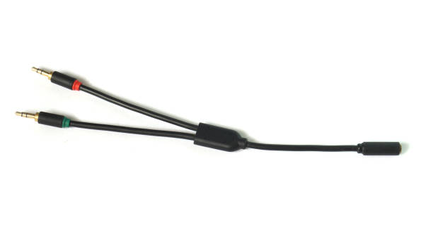 Mau Main Game & Voice Chat di Laptop? Pastikan Kabel Splitter Kamu Memadai