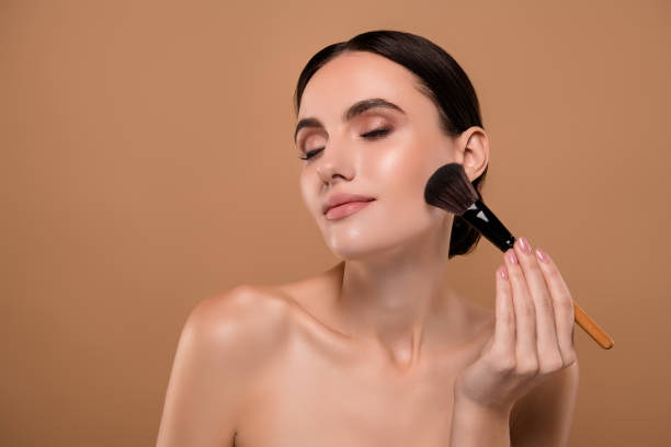 Cara Pakai Highlighter untuk Sesuai Bentuk Wajah, Mudah Kok!