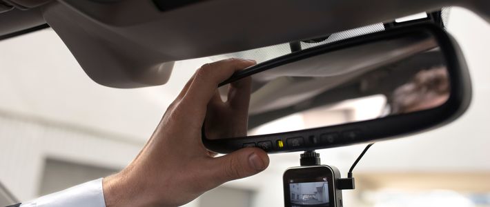 Bukan Sekadar Aksesoris, Ini 5 Alasan Kenapa Kamera Dashcam Wajib Ada di Mobilmu!