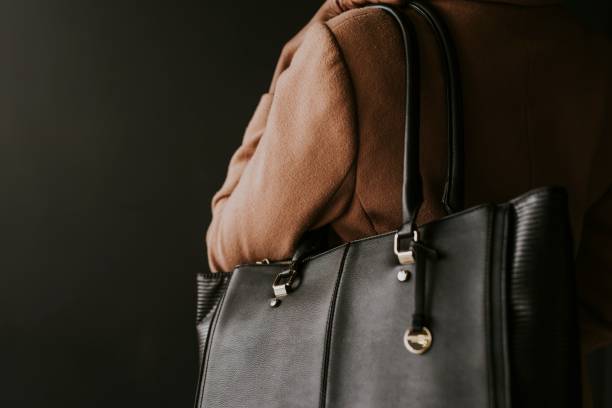 Tote Bag Kuliah dan Kerja,  Pilih yang Kapasitas Besar Tapi Tetap Stylish