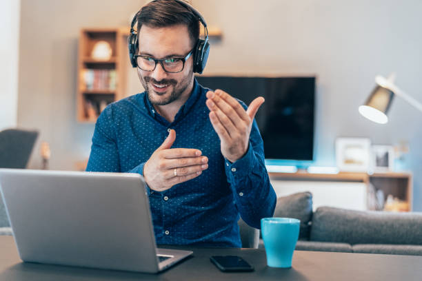 Mau Main Game & Voice Chat di Laptop? Pastikan Kabel Splitter Kamu Memadai