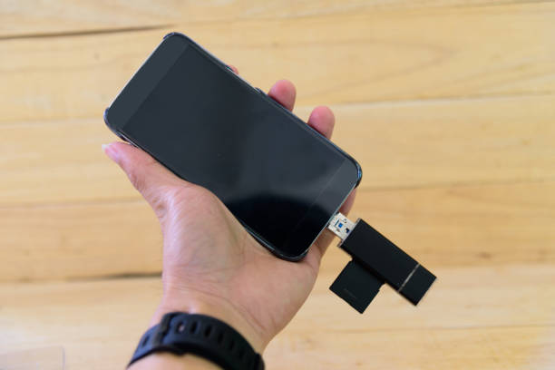 Apakah Penggunaan OTG dan Card Reader Bisa Membahayakan Smartphone? Ini Kesalahannya