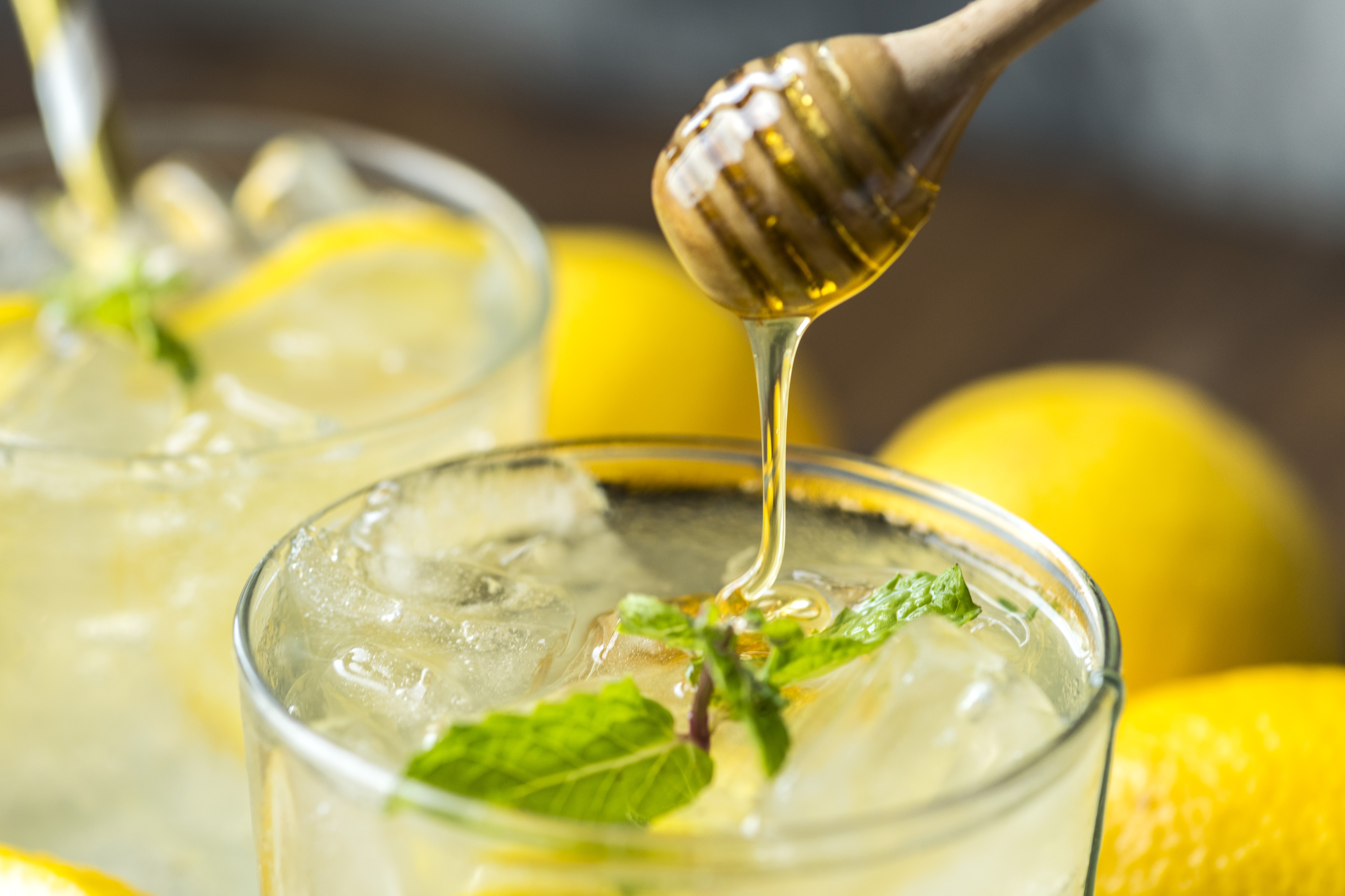 5 Olahan Segar dengan Sari Lemon: Dari Honey Lemon Soda hingga Sajian Lezat Lainnya