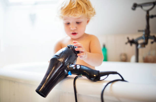 Jangan Asal Pakai Alat Pengering Rambut Dewasa untuk Si Kecil