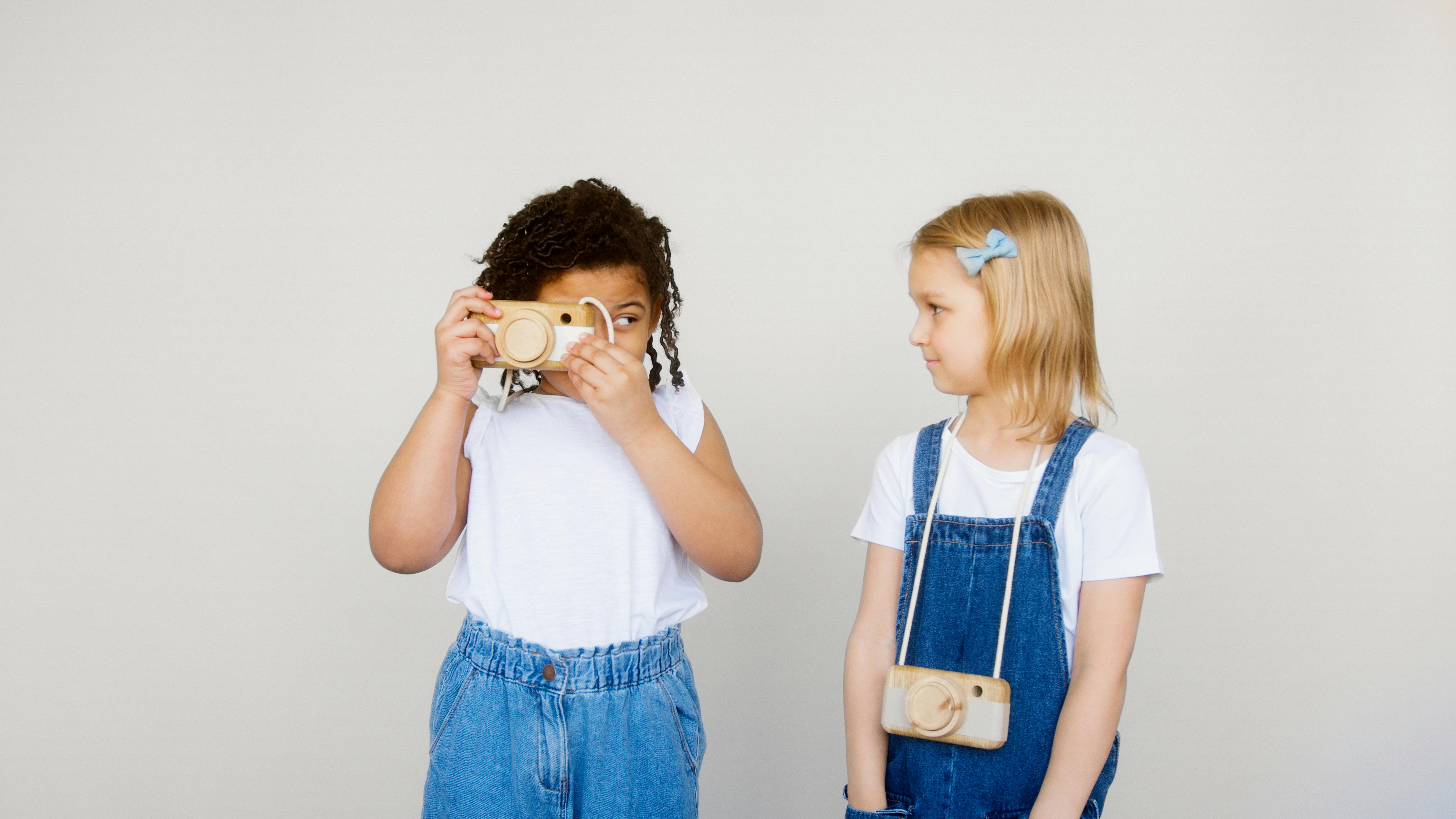 Bukan Sekedar Mainan! 5 Manfaat Kamera Digital Anak untuk Asah Kreativitas si Kecil