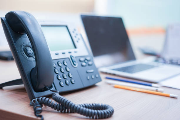 4 Alasan Mengapa Telepon Kabel Masih Dibutuhkan di Kantor Modern