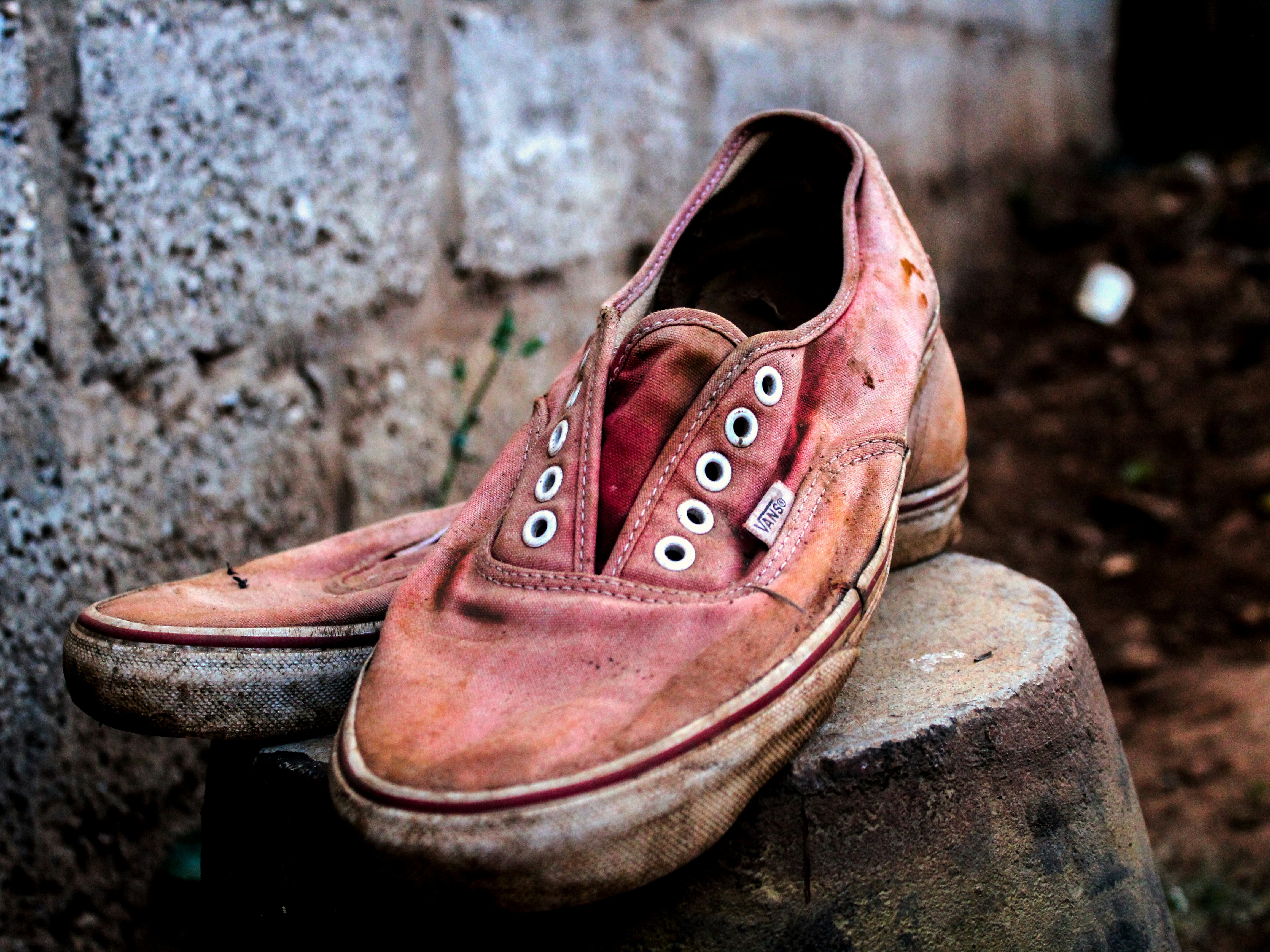 Sol Sepatu Kuning? Ini Cara Ampuh Balikin Putihnya Cuma dalam Beberapa Menit