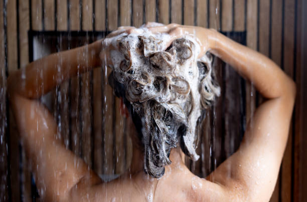 5 Tips Memilih Sampo untuk Rambut Rontok, Biar Akar Rambut Nggak Gampang Patah!