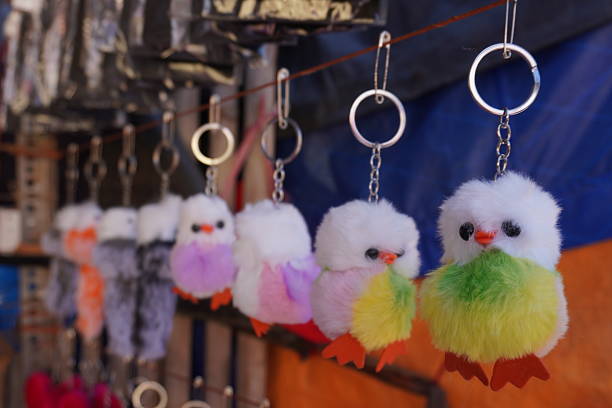 Kenapa Gantungan Boneka Jadi Aksesori Tas Favorit Akhir-akhir Ini?
