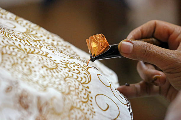 Yuk, Rayakan Hari Batik Nasional dengan Bangga Memakai Batik!