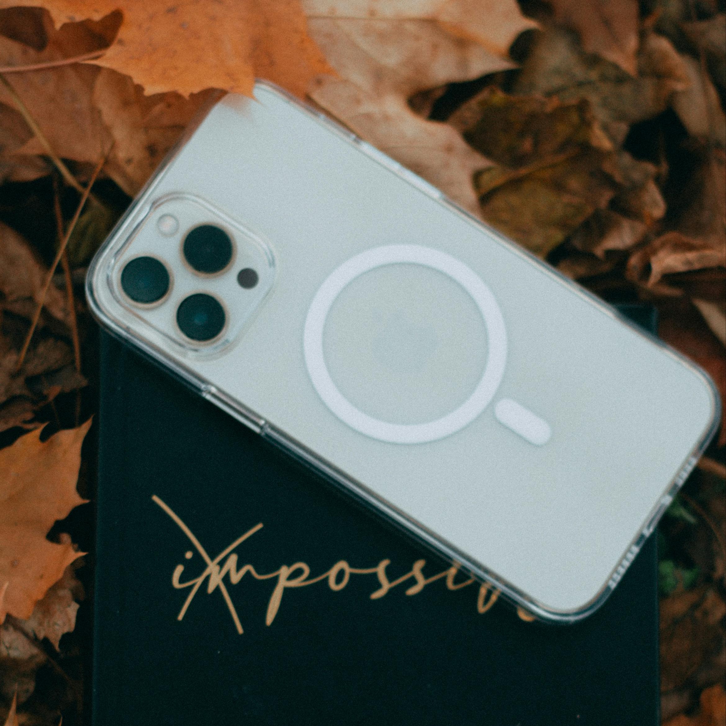 iPhone 14 Sudah Premium, Perlu Case dan Tempered Glass Lagi? Jawabannya Bukan Sekedar "Ya"