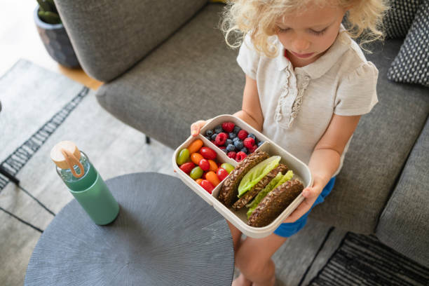 7 Tips Menyiapkan Bekal Anak ke Sekolah, Orang Tua Wajib Tahu Ya!