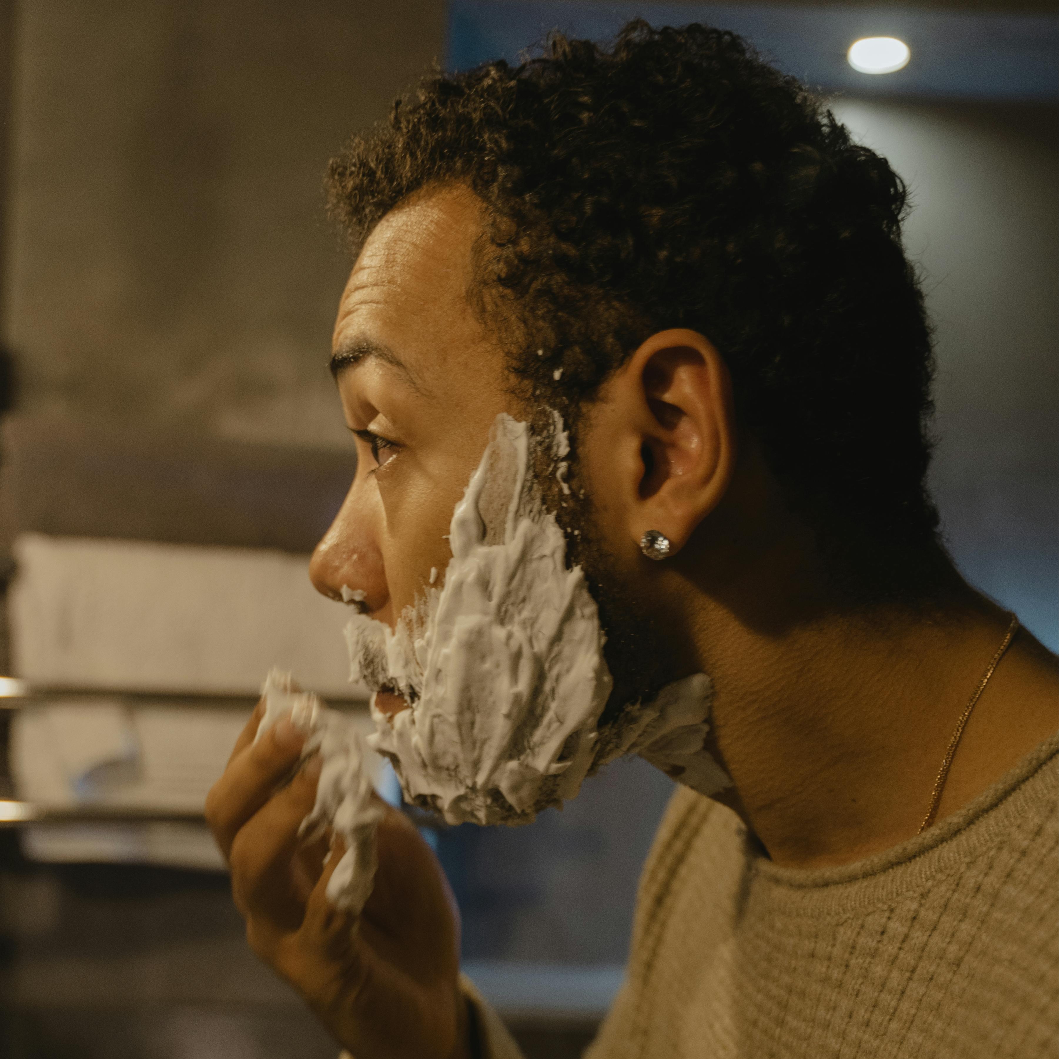 Grooming Praktis untuk Pria Modern! Pencukur Kumis ini Wajib Kamu Punya