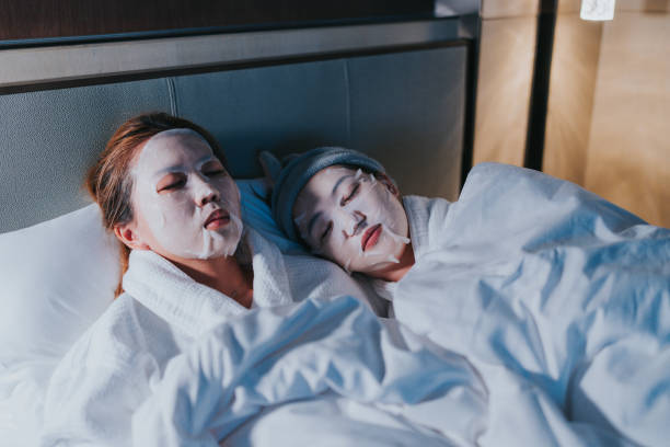 10 Manfaat Sleeping Mask untuk Kulit Wajah, Bikin Glowing di Pagi Hari!