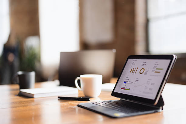 Bagaimana Cara Memilih Tablet Holder yang Nyaman untuk Bekerja? Simak Tips Praktisnya!