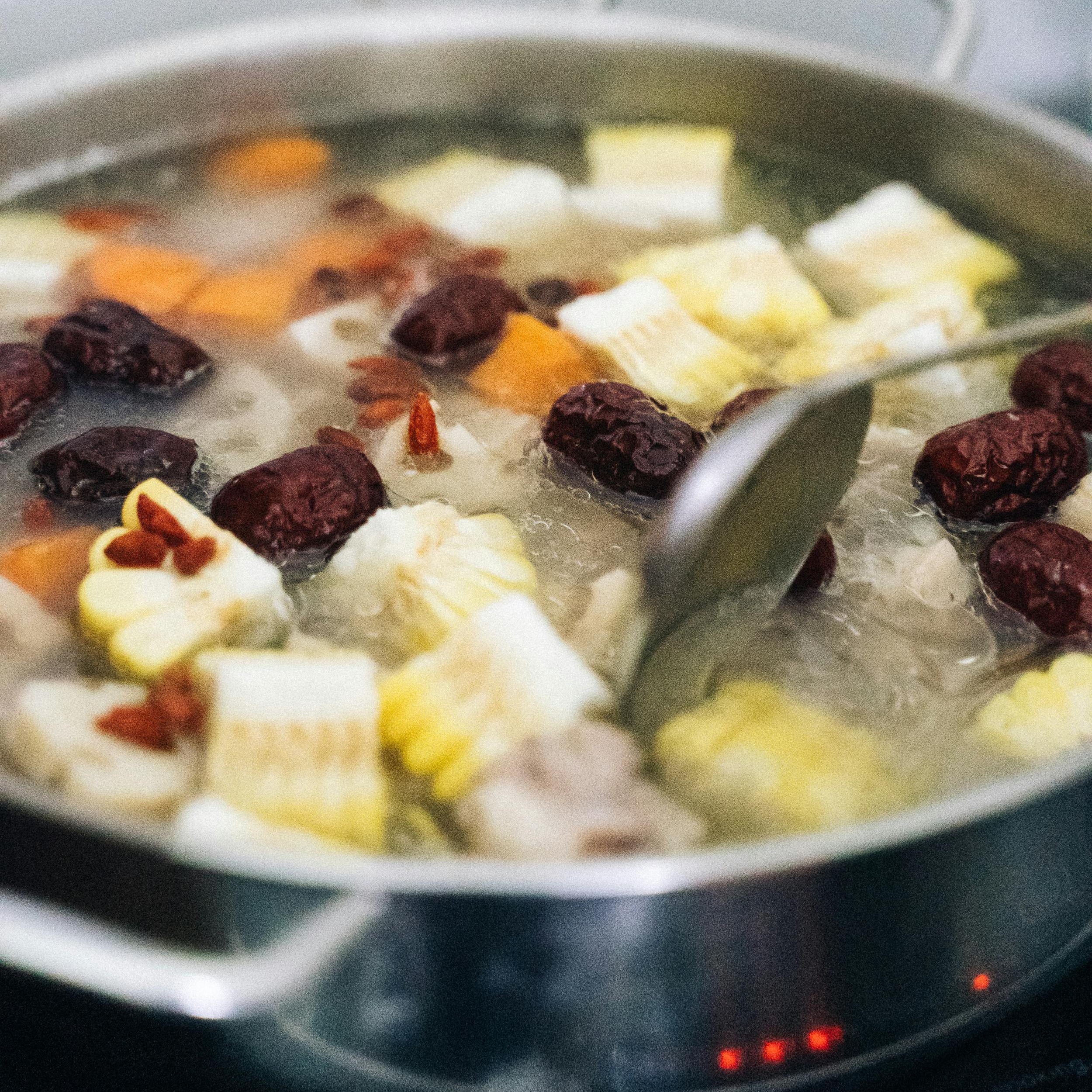 Anak Kost Wajib Punya! Panci Listrik Serbaguna Buat Masak Praktis