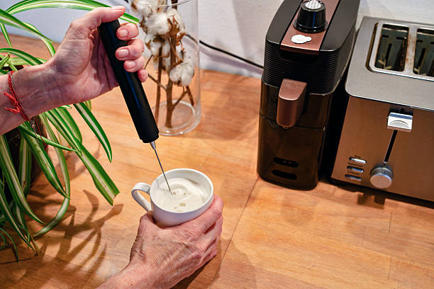 Bukan Cuma Bikin Kopi Estetik! Ini 3 Fungsi Milk Frother yang Jarang Diketahui