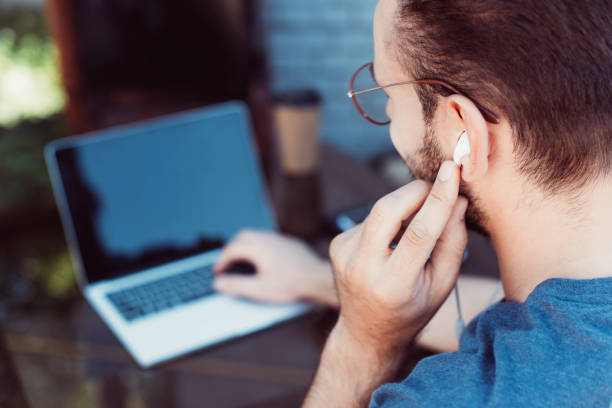 Cara Memilih Earphone Wireless yang Cocok untuk Laptop agar Nyaman Digunakan