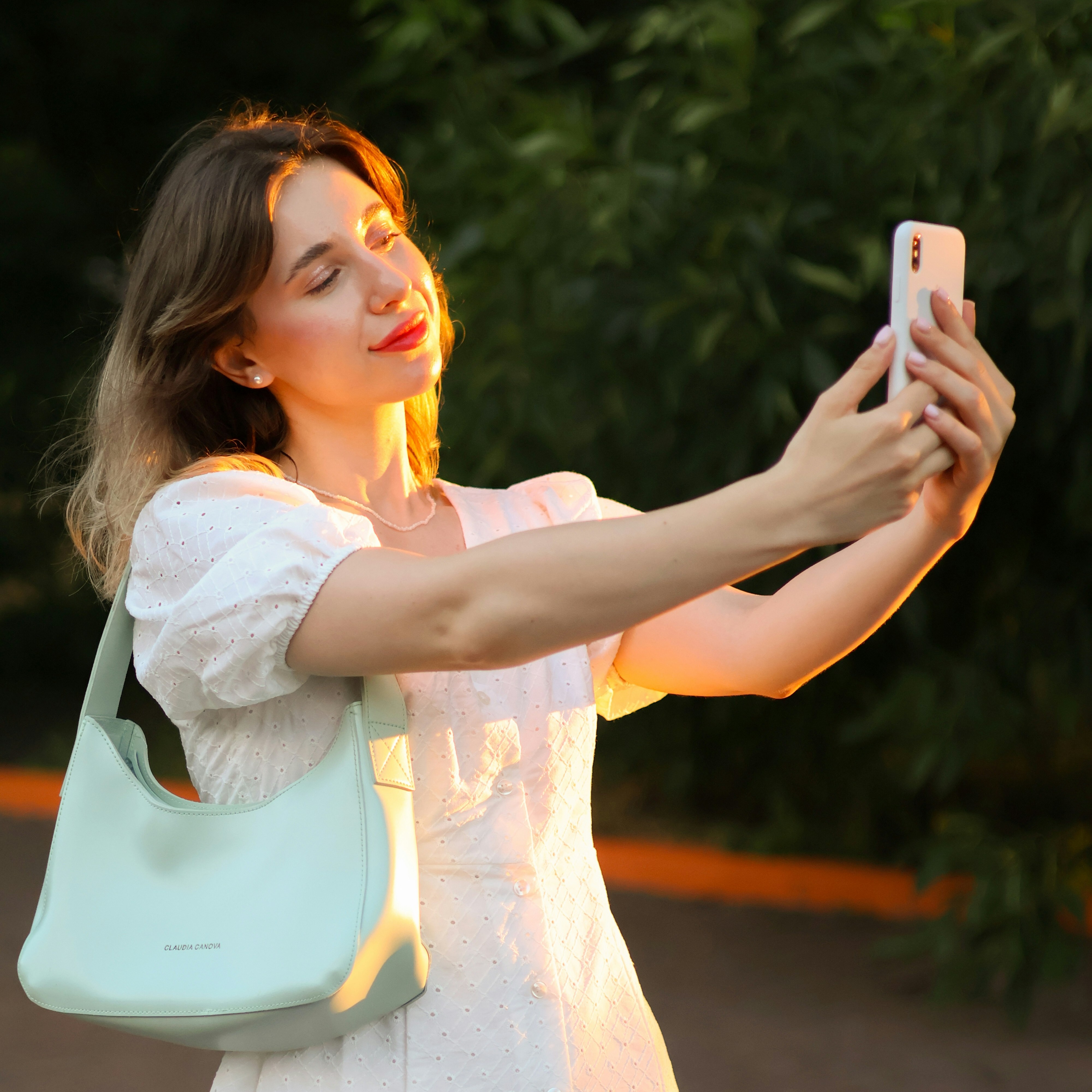 Mau Selfie Maksimal? 7 Tips Praktik Biar Selfie Lebih On Point