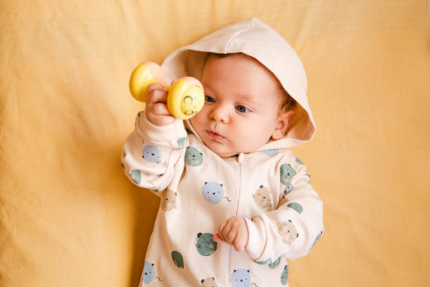 Kenapa Mainan Rattle Jadi Mainan Pertama Bayi yang Penting?