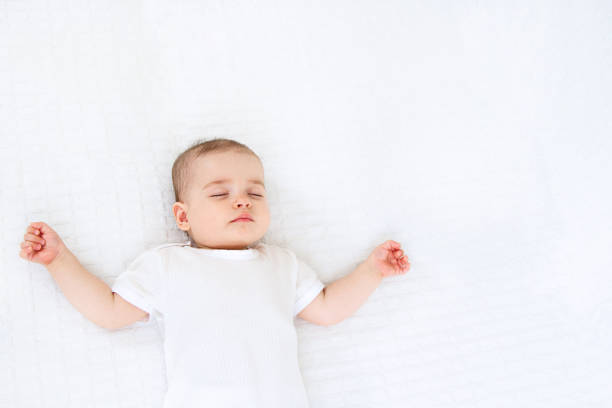 5 Tips Memilih Piyama Bayi untuk Cuaca Panas supaya Tidak Rewel Saat Tidur