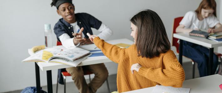 Kenapa Anak Kecil Sering Merusak Penghapus? Ini Cara Mengajarinya Menghapus dengan Benar