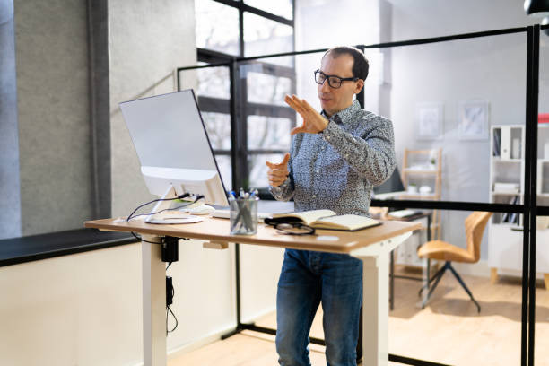 Upgrade Meja Kerja Jadi Aset! Mengapa Adjustable Desk Menjamin ROI Tinggi?
