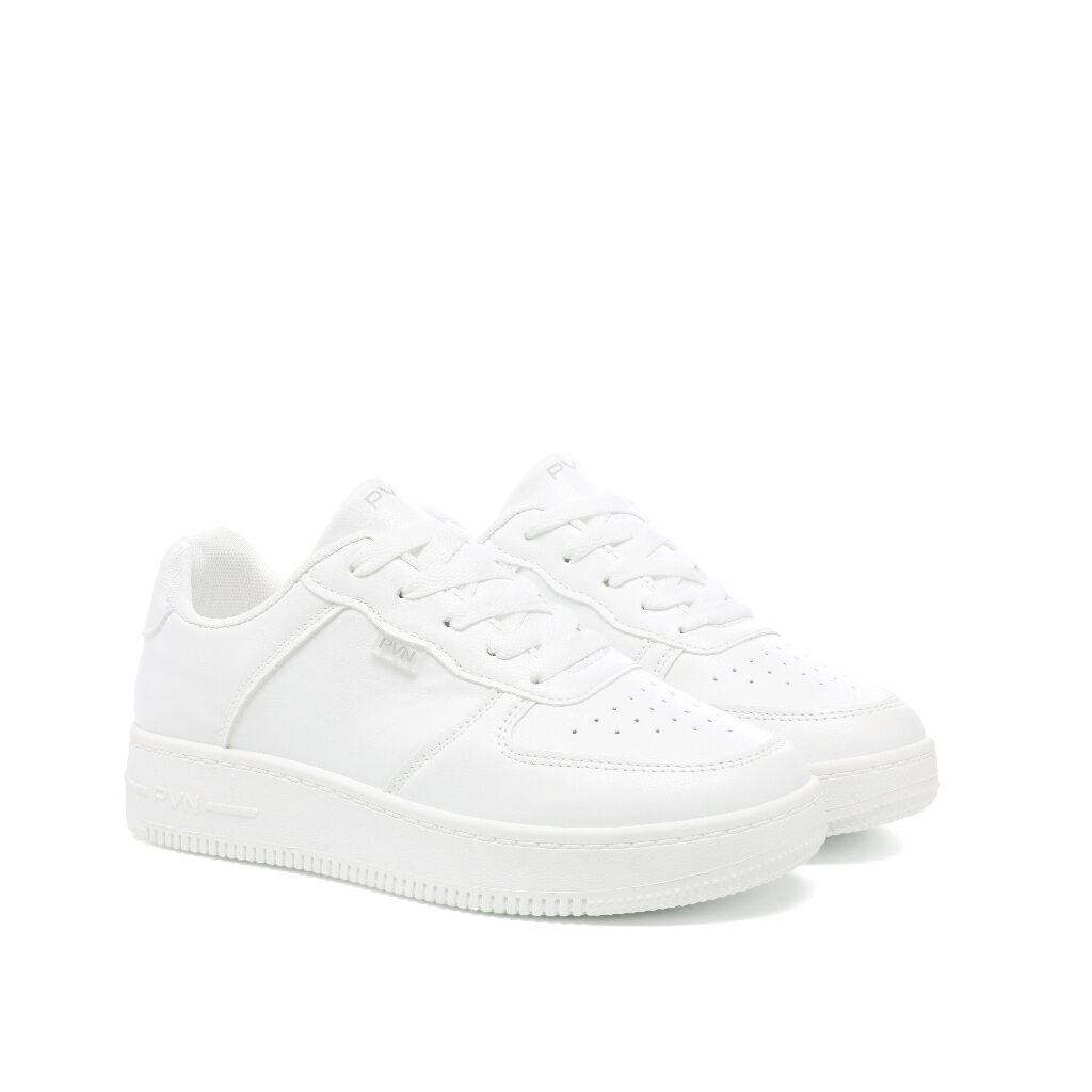 5 Rekomendasi Sneakers Putih Wanita Korea Kekinian yang Wajib Dipunya