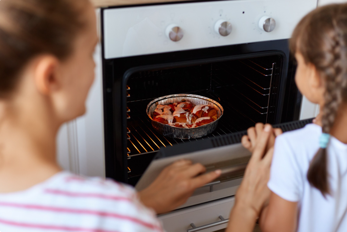 Tak Banyak yang Tahu, Ini Perbedaan Oven dan Microwave!