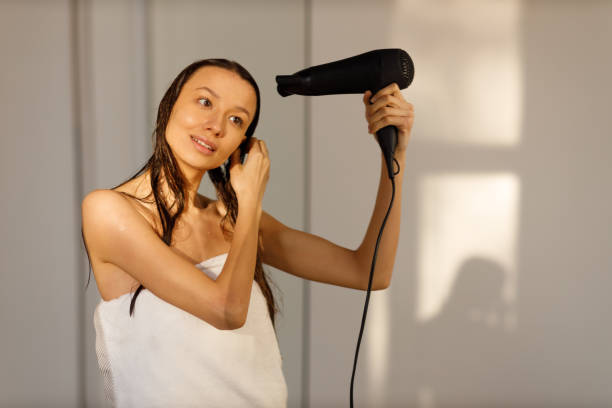 7 Hal yang Harus Dihindari Saat Menggunakan Hair Dryer