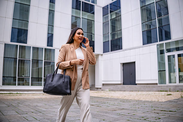 Tas Kerja Wanita Multifungsi, Bisa Dipakai ke Kantor dan Hangout Sekaligus